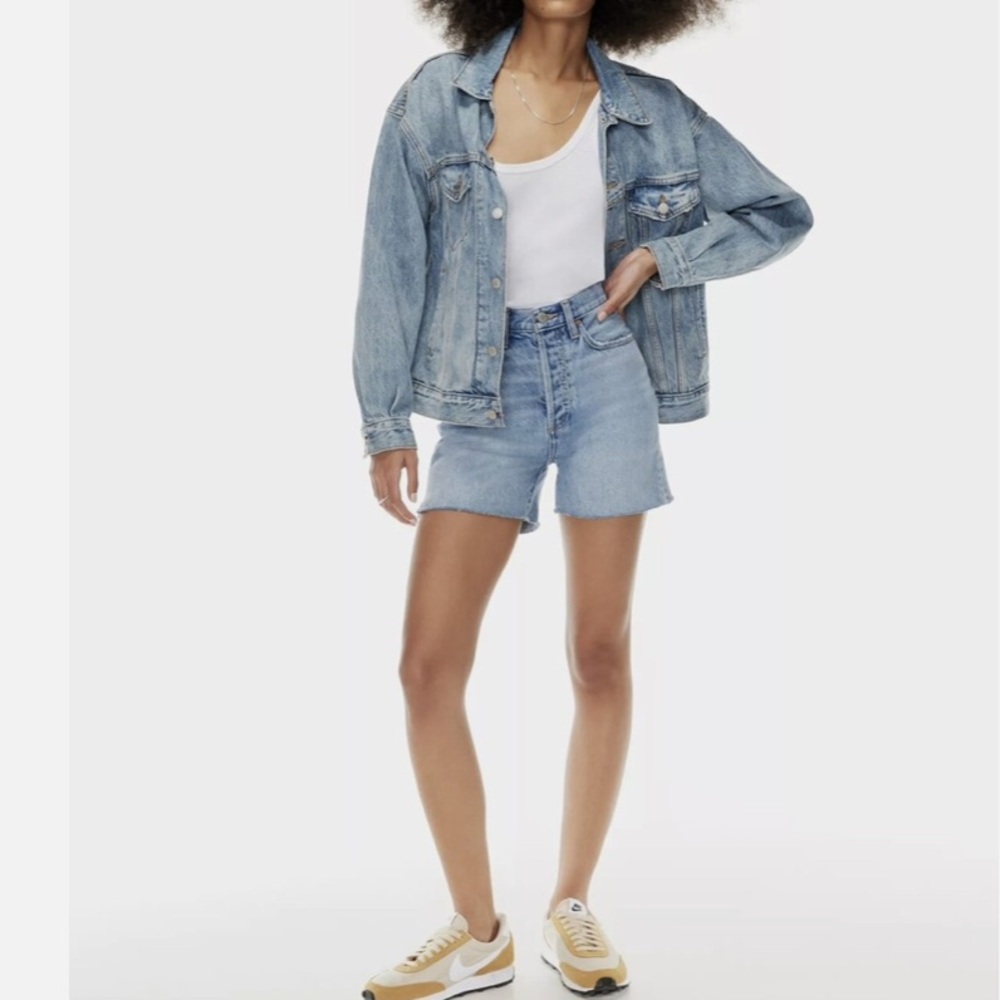 Aritzia Denim Forum The Yoko Hi-rise Mid-thigh Denim Short, size 26